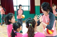 흥국생명 여자배구단, 연고지 인천에서 '일일 배구교실' 진행
